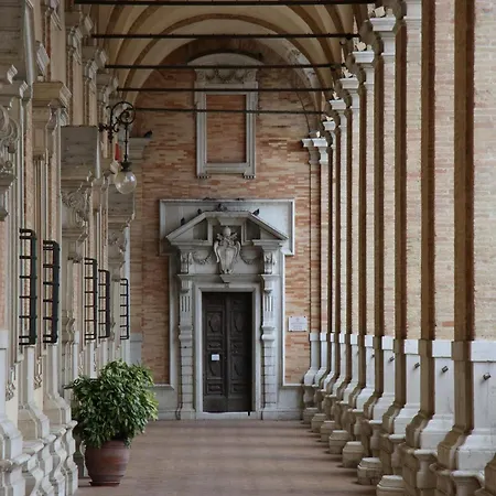 Lägenhet With Balcony And Parking Space *